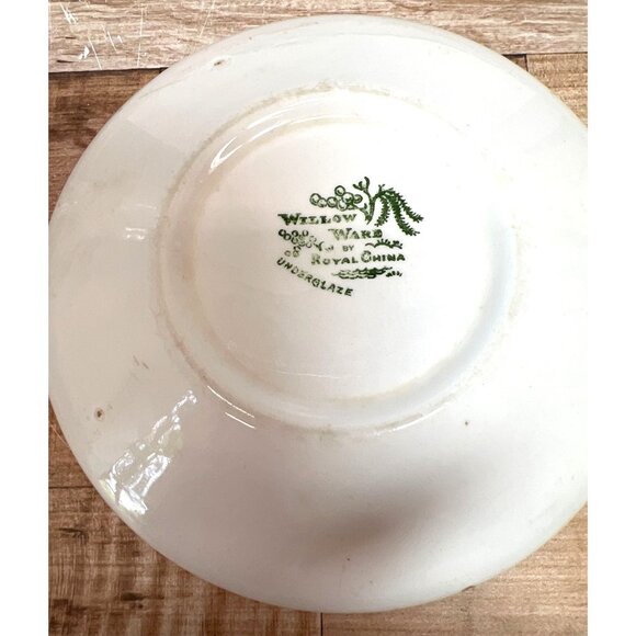 Vintage Willow Blue & White Salad Plate By Royal China Underglaze 6" Diameter - Picture 3 of 3